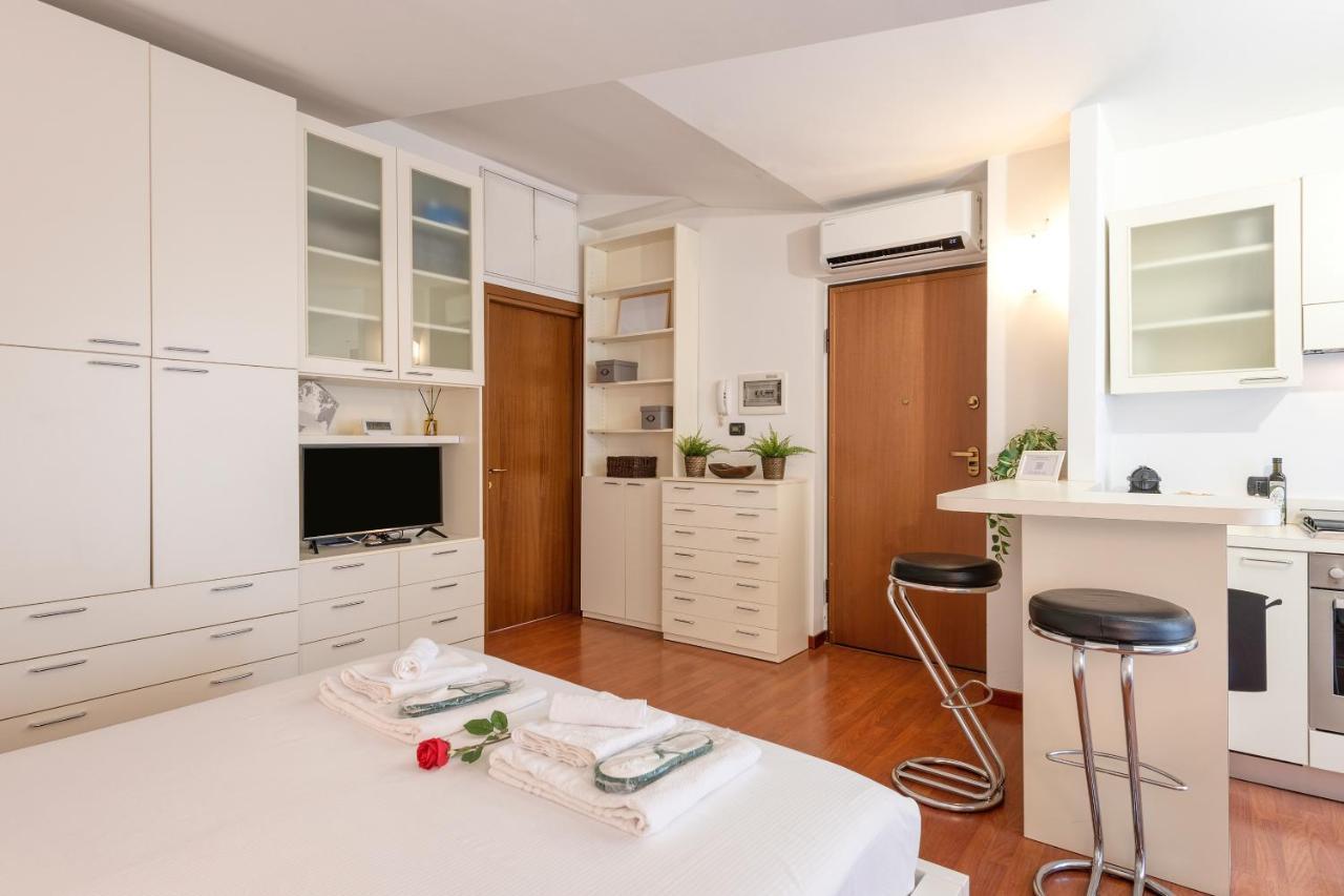 Apartamento Ferrucci, 6 - Monolocale Al Settimo Cielo Milán Exterior foto